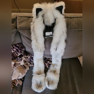 White Huskey SpiritHood